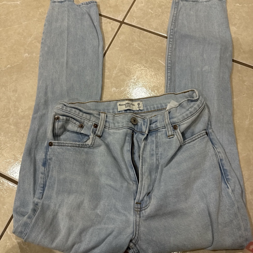 Abercrombie & Fitch The Skinny High Rise Jeans